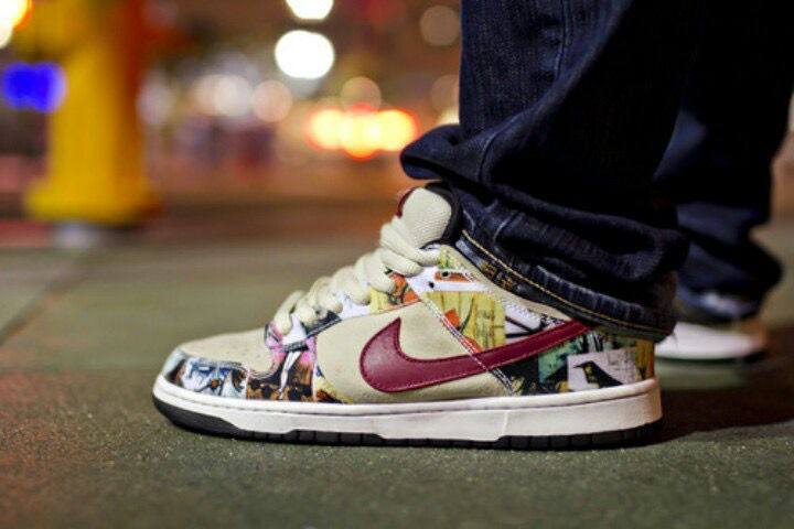 NIKE SB DUNK LOW PARIS