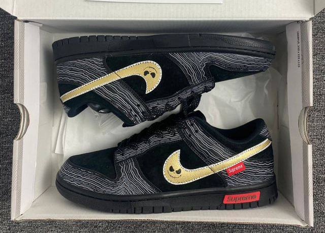 NIKE SB DUNK SUPREME ZEBRA 2025