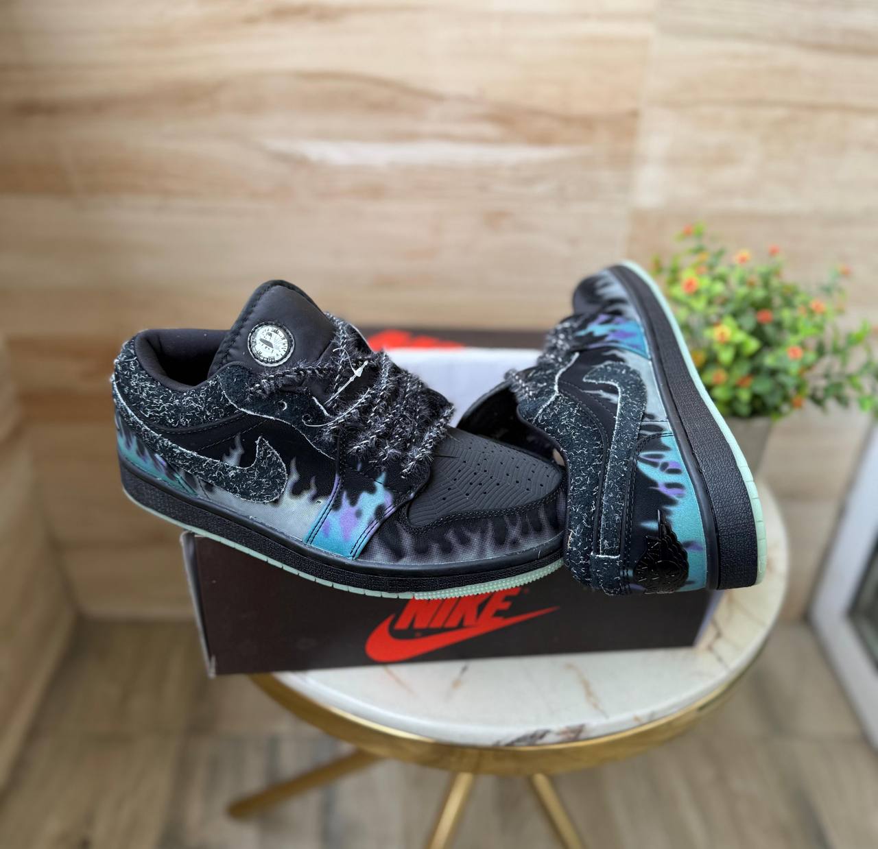 AIR JORDANS 1 LOW HALLOWEEN BLACK CAT
