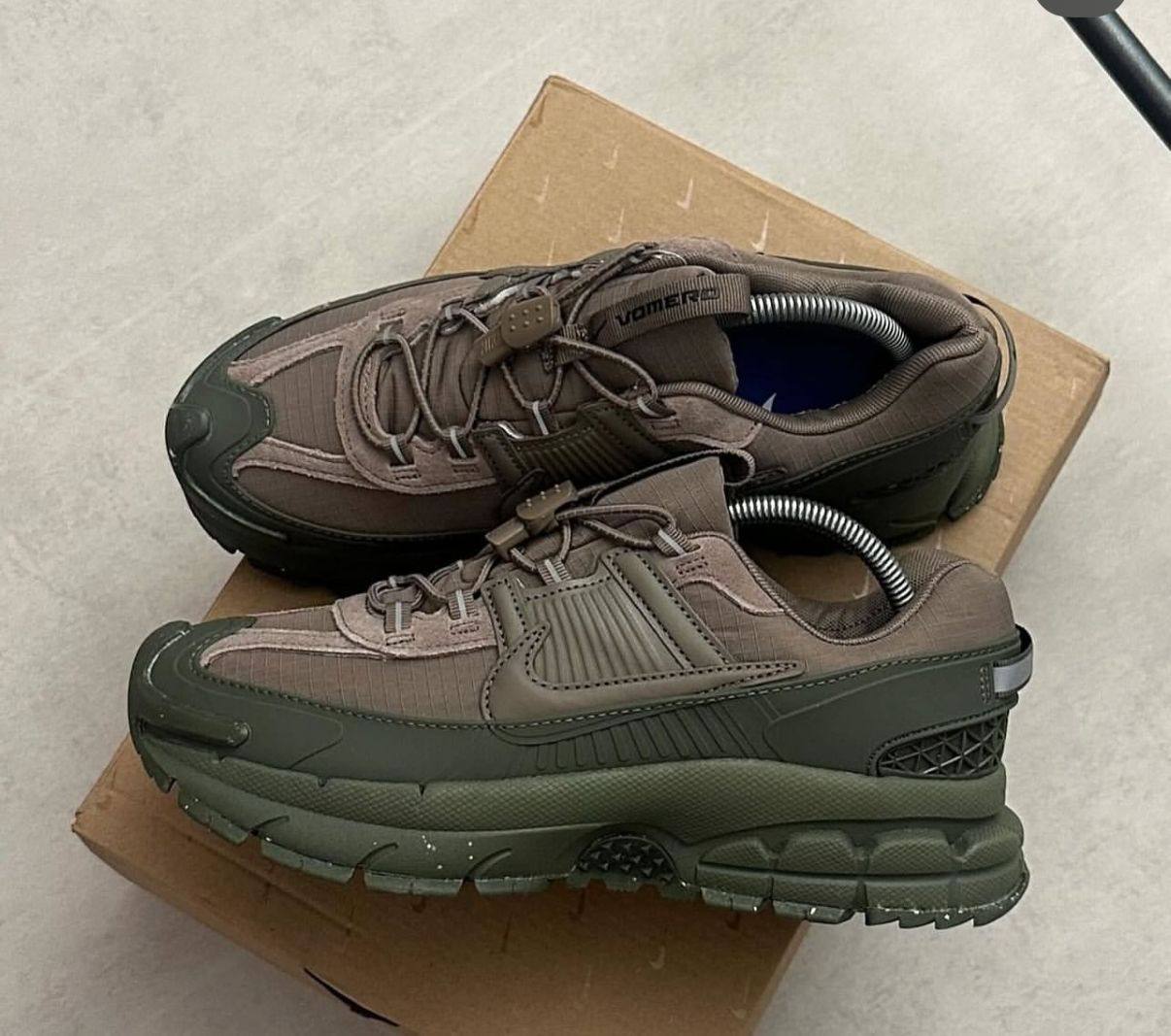 NIKE ZOOM VOMERO 5 ROAM GREEN