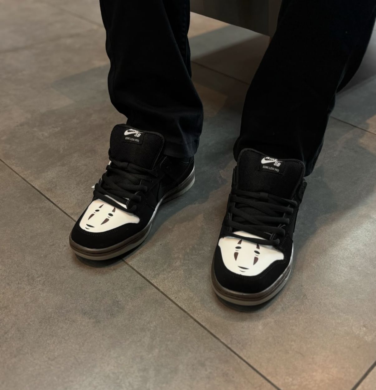 NIKE SB DUNK LOW NO FACE