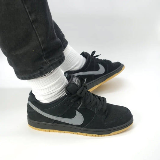 NIKE SB DUNK LOW FOG BLACK GUM