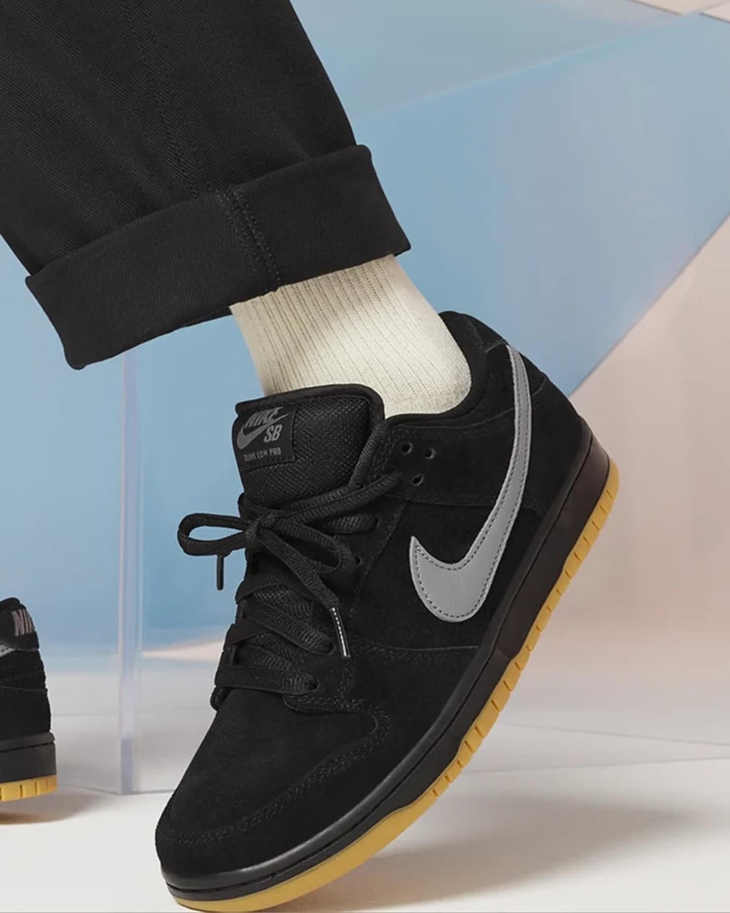 NIKE SB DUNK LOW FOG BLACK GUM
