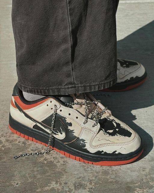 NIKE SB DUNK GHOSTRIDER