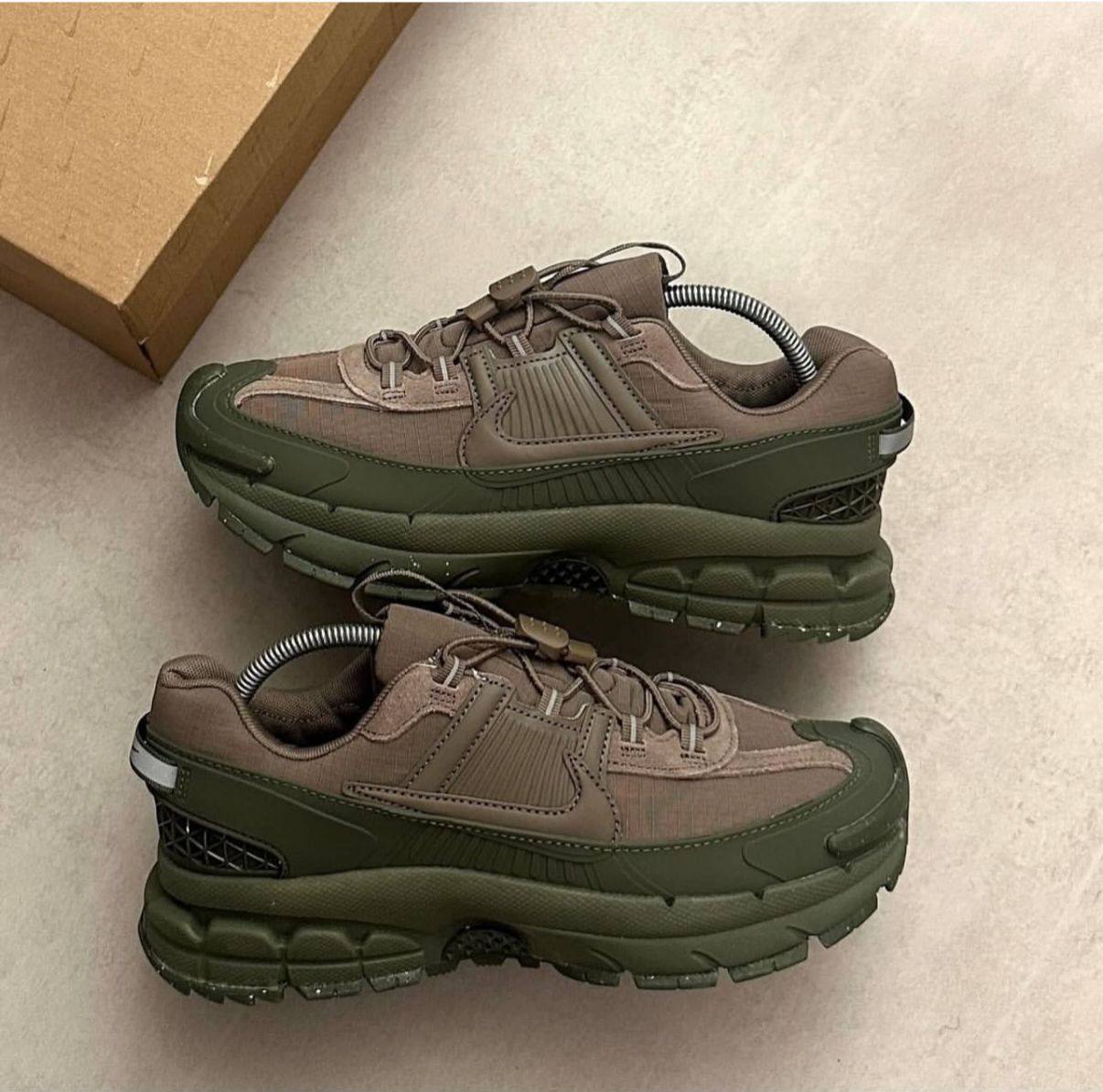 NIKE ZOOM VOMERO 5 ROAM GREEN