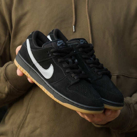 NIKE SB DUNK LOW FOG BLACK GUM